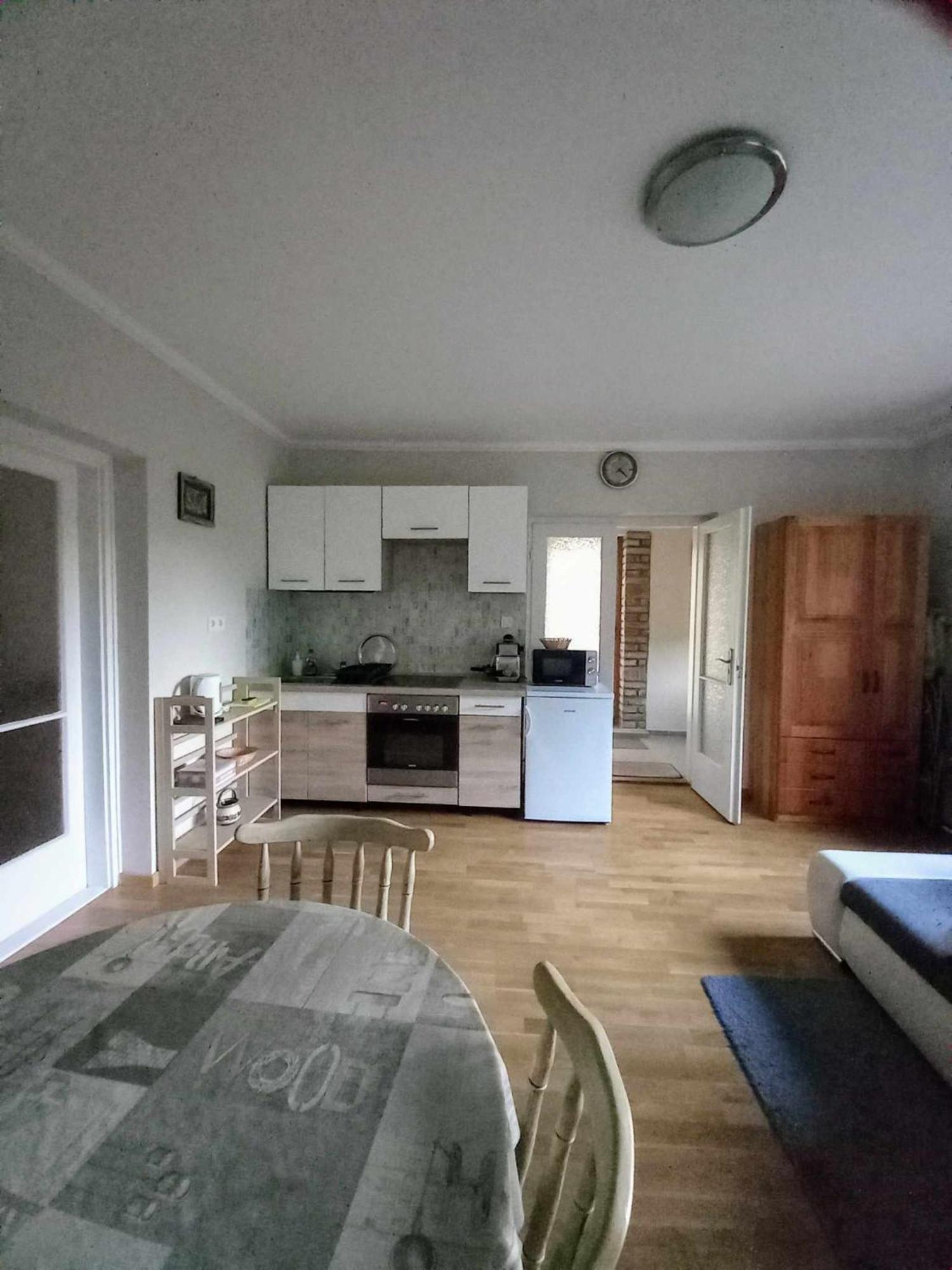 Bike&Night Apartment Baracska Bagian luar foto
