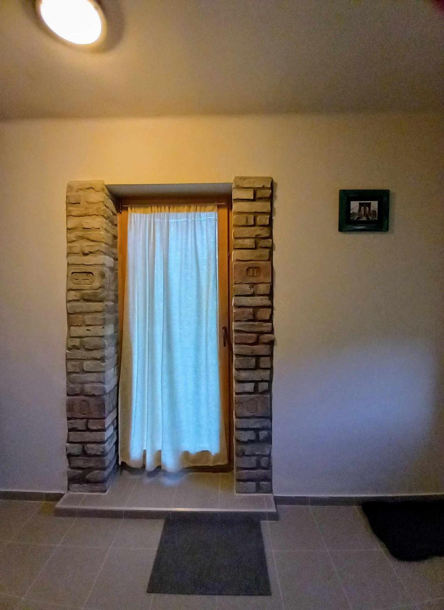 Bike&Night Apartment Baracska Bagian luar foto