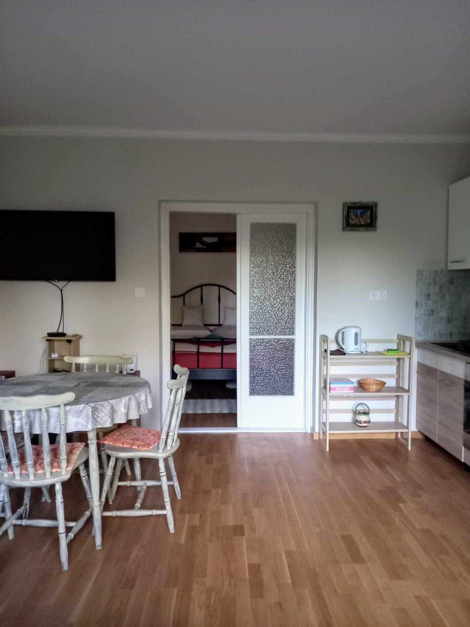 Bike&Night Apartment Baracska Bagian luar foto