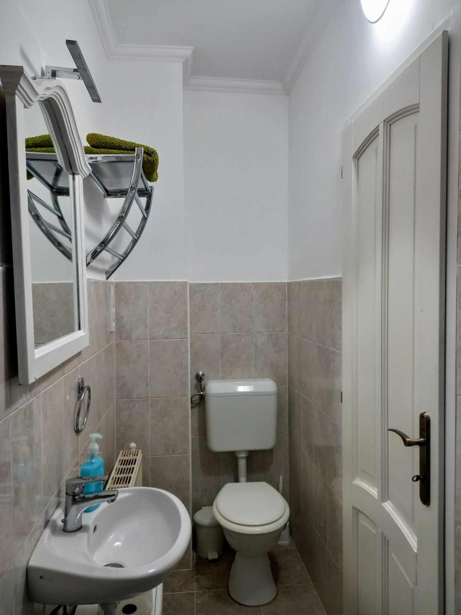 Bike&Night Apartment Baracska Bagian luar foto